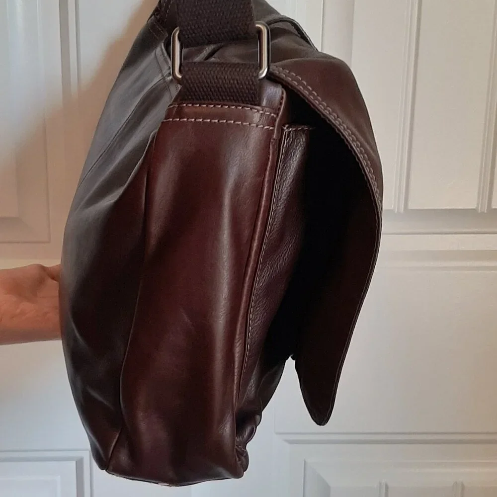 Fossil Brown Leather Messenger Briefcase Crossbody Bag (Flawed)